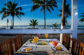 Strand Hotel Guarujá Frente Mar, Guarujá